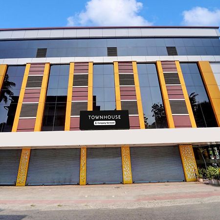 Super Townhouse Ernakulam North Hotel Kochi Buitenkant foto