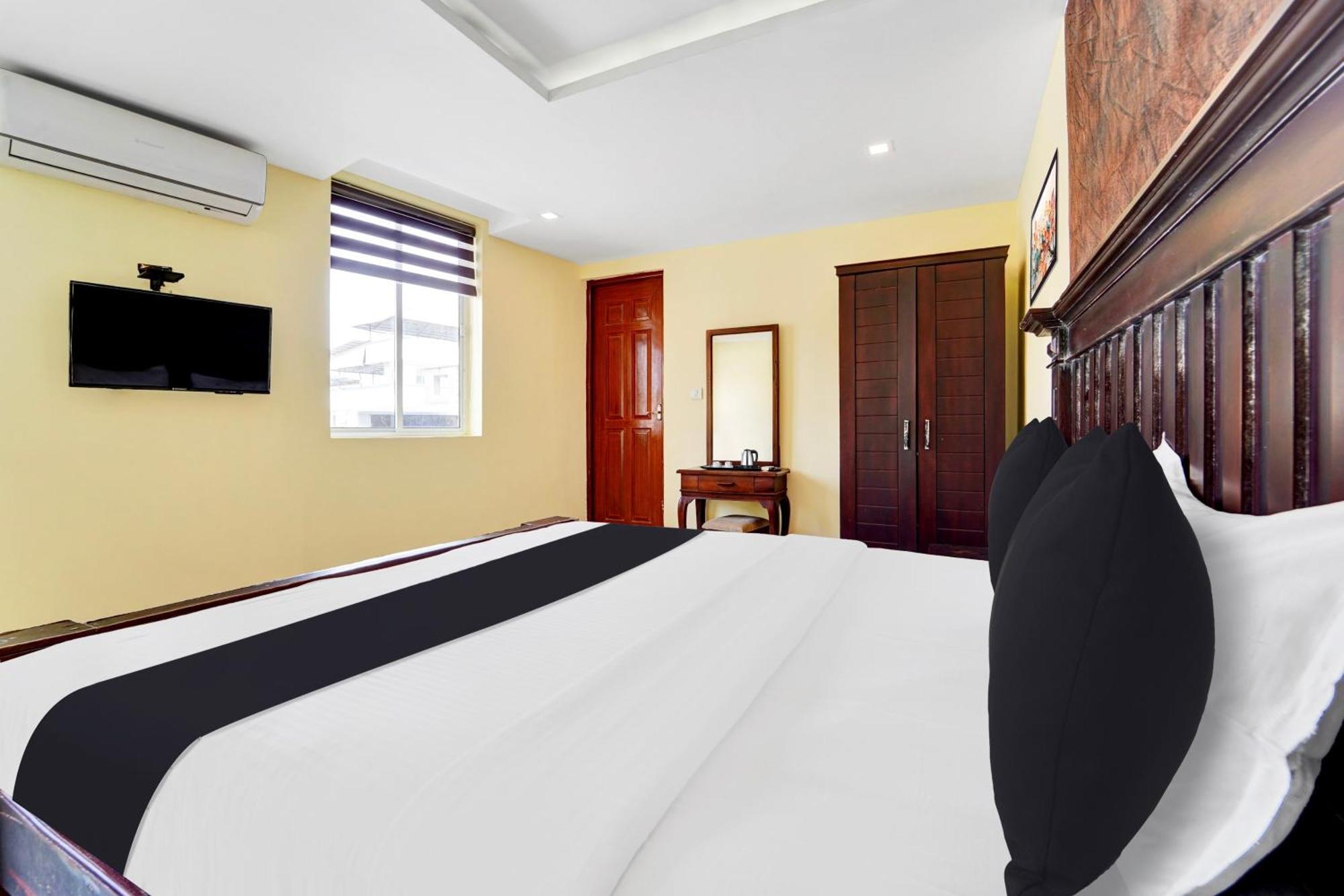 Super Townhouse Ernakulam North Hotel Kochi Buitenkant foto