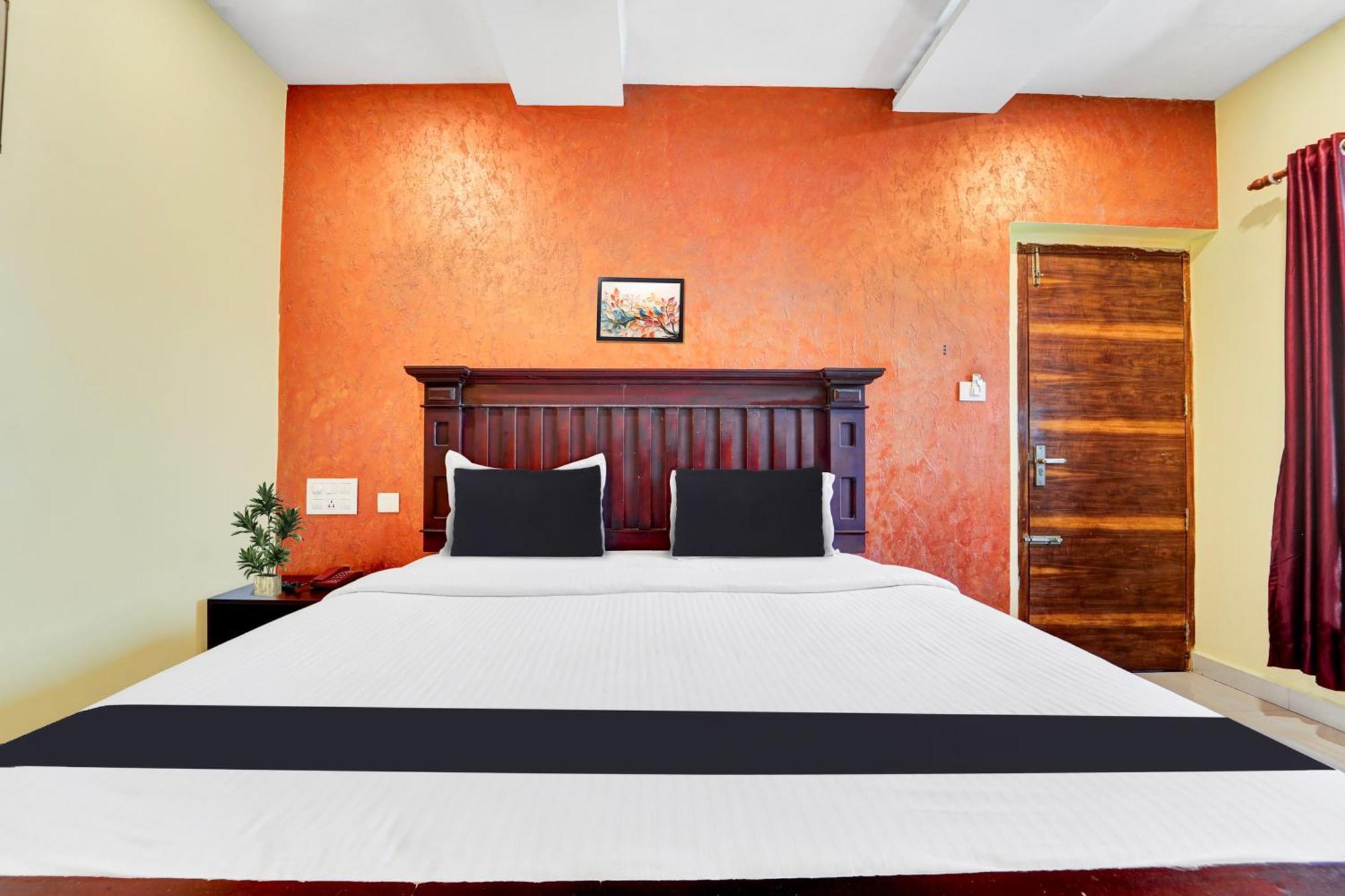 Super Townhouse Ernakulam North Hotel Kochi Buitenkant foto