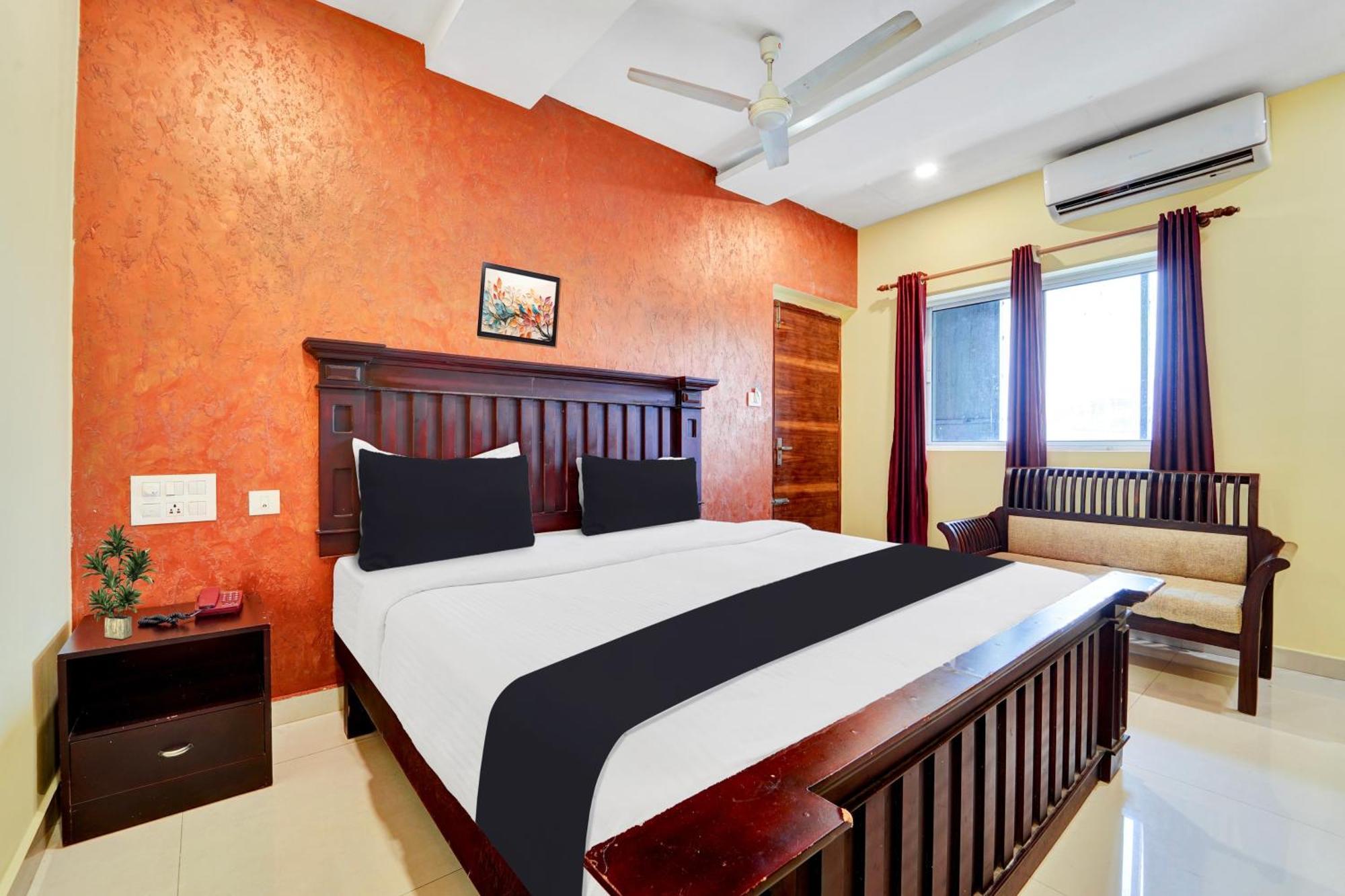 Super Townhouse Ernakulam North Hotel Kochi Buitenkant foto