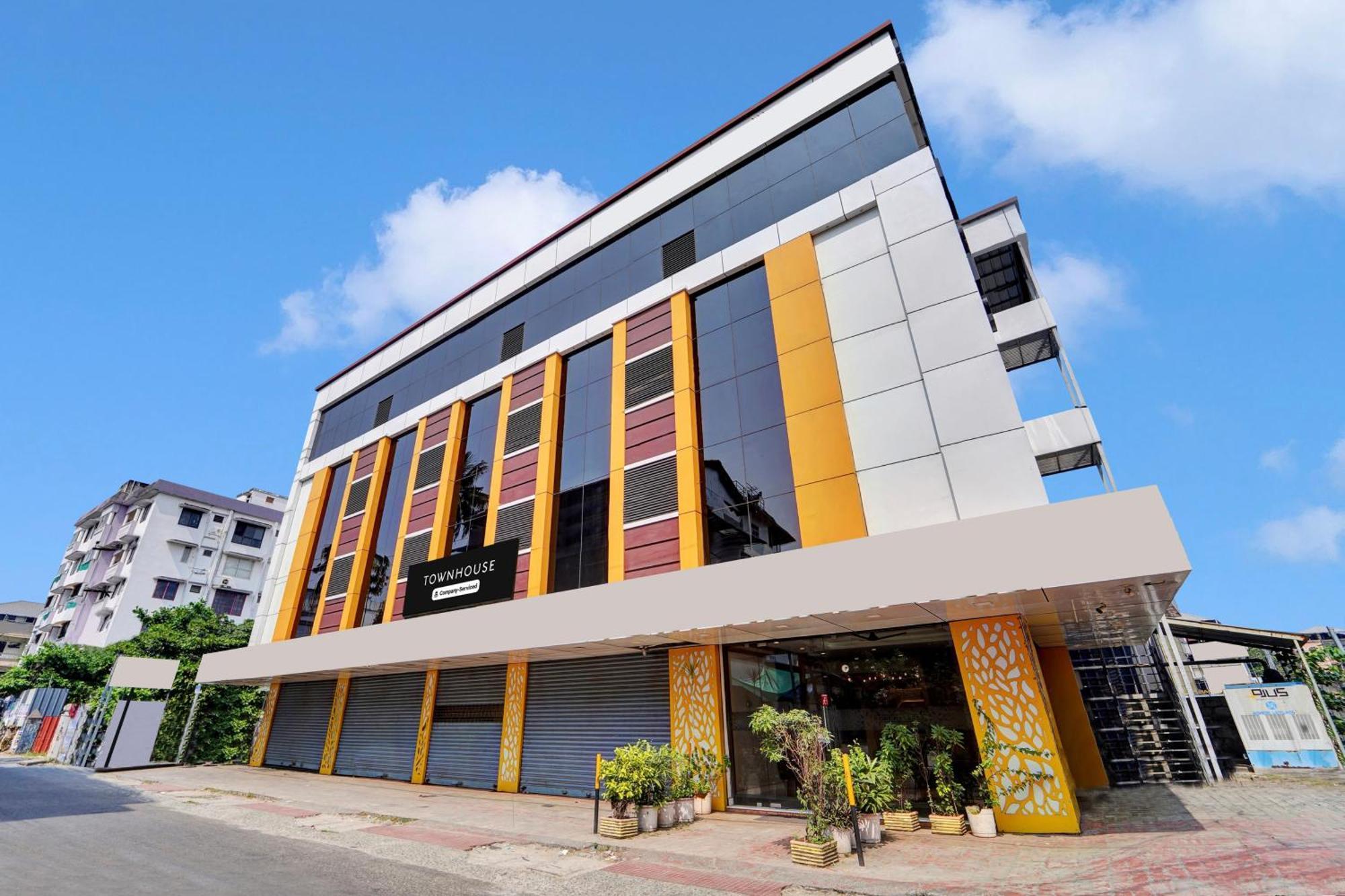 Super Townhouse Ernakulam North Hotel Kochi Buitenkant foto